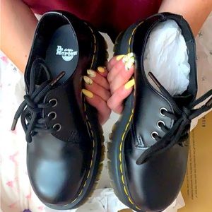 DR. Martens 1461 QUAD POLISHED SMOOTH platform.